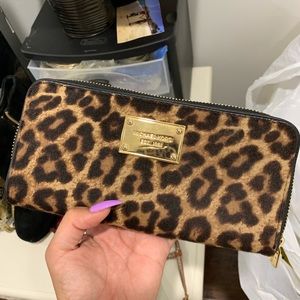 Michael Kors wallet 🐆